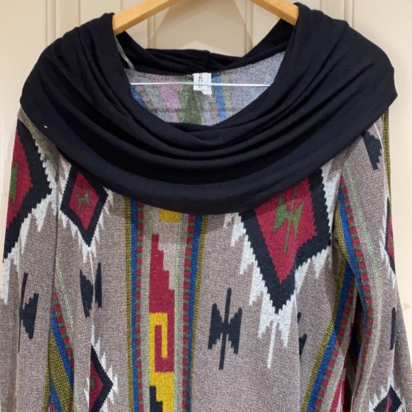 Rogue blouse. - Picture 2 of 6